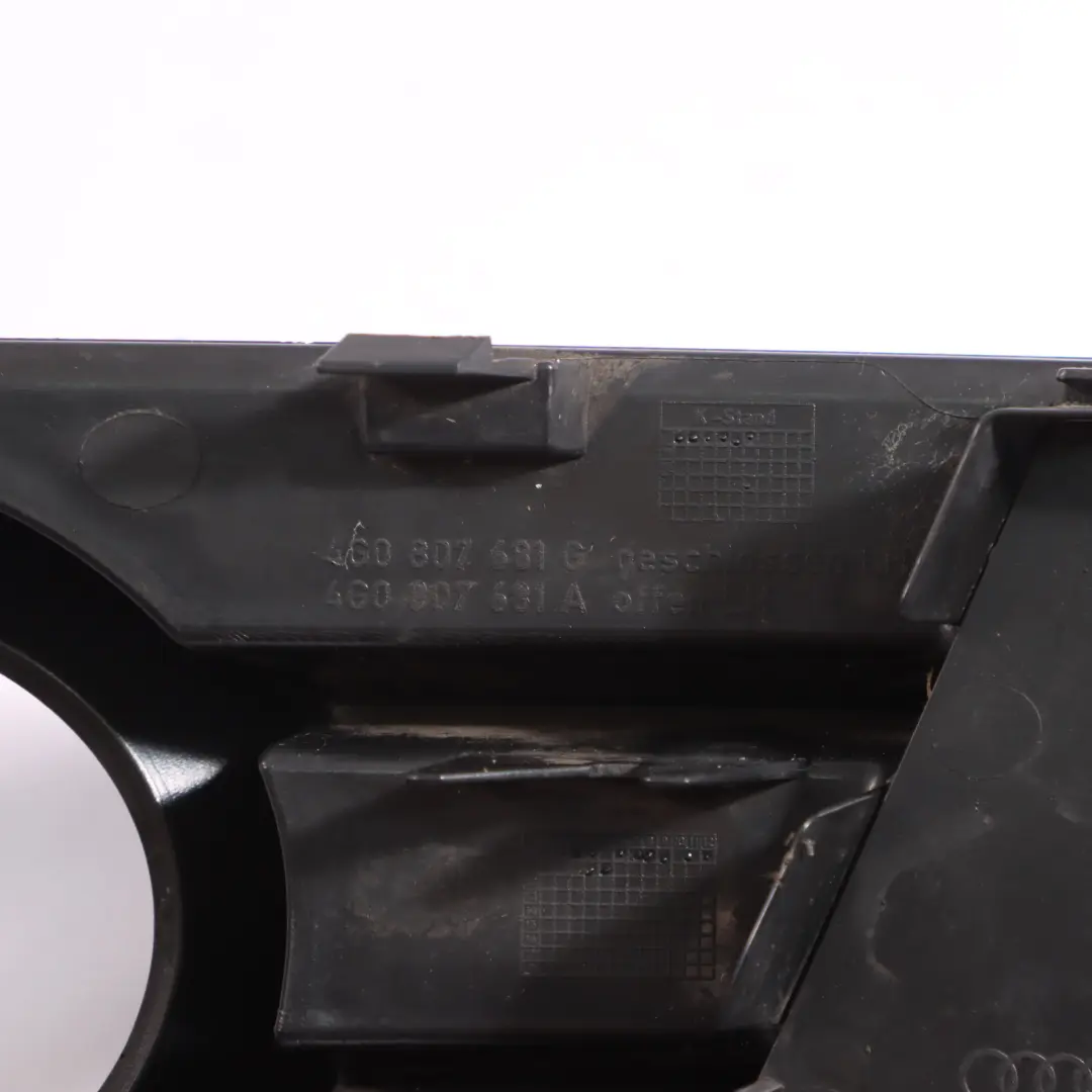 Kratka Grill Zderzaka Lewy Przód do Audi A6 C6 o numerze 4G0807151 Audi A6 C6 Kratka Grill Zderzaka Lewy Przód - SKU 4G0807151 - Numer Części 4G0807151