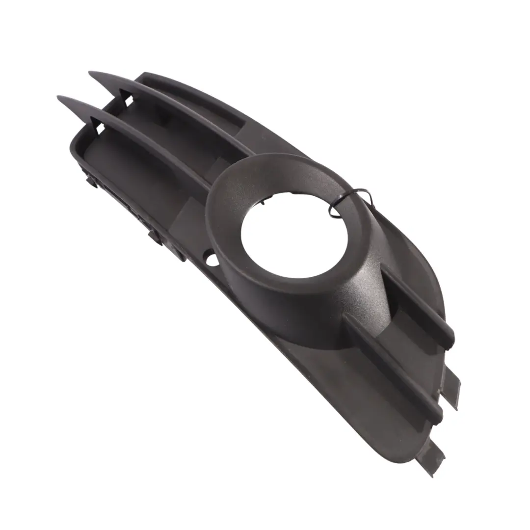 Kratka Grill Zderzaka Lewy Przód do Audi A6 C6 o numerze 4G0807151 Audi A6 C6 Kratka Grill Zderzaka Lewy Przód - SKU 4G0807151 - Numer Części 4G0807151