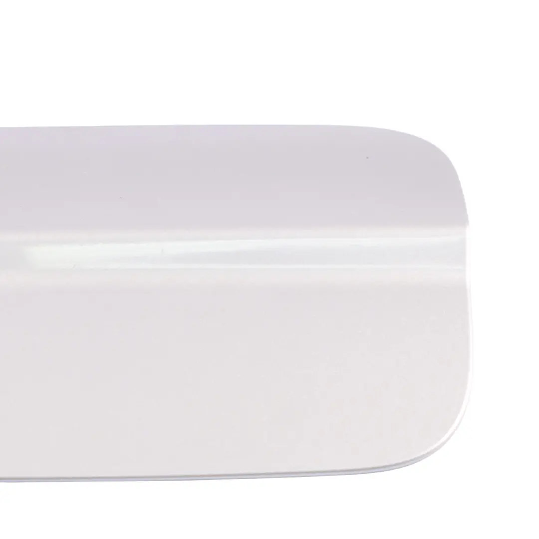 Klapka Pokrywa Wlewu Paliwa Srerbna Ice Silver X7W do Audi A6 C7 o numerze 4G0809907 Audi A6 C7 Klapka Pokrywa Wlewu Paliwa Srerbna Ice Silver X7W - SKU 4G0809907-ICS - Numer Części 4G0809907