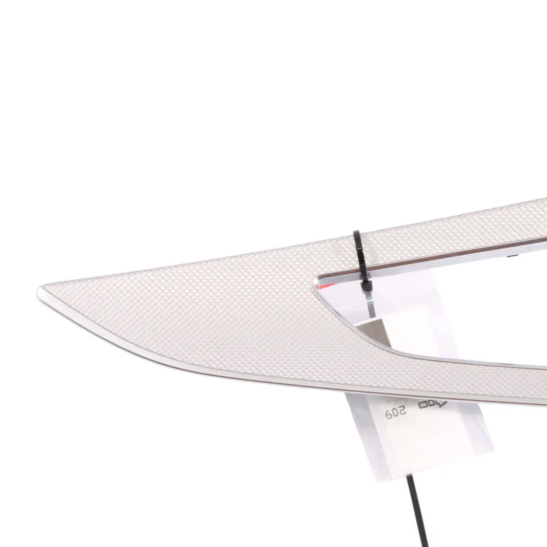 Moldura De Panel De Puerta Trasera Aluminio Derecha para Audi A6 C7 con número de pieza 4G0867420B Audi A6 C7 Moldura De Panel De Puerta Trasera Aluminio Derecha - SKU 4G0867420B - Número de pieza 4G0867420B