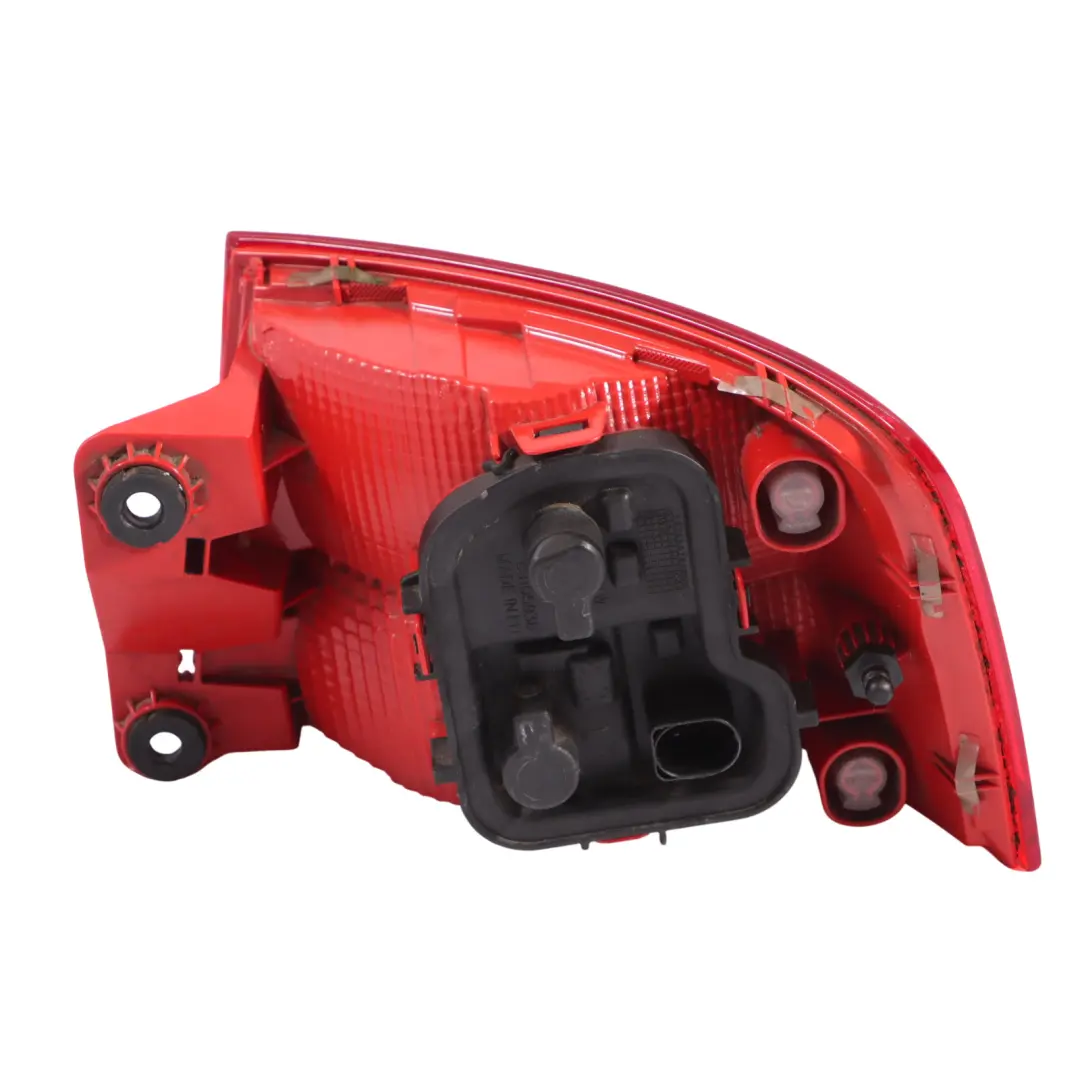 Luz Trasera Izquierda Luz Tapa Maletero Portón para Audi A6 C7 con número de pieza 4G5945095 Audi A6 C7 Luz Trasera Izquierda Luz Tapa Maletero Portón - SKU 4G5945095 - Número de pieza 4G5945095