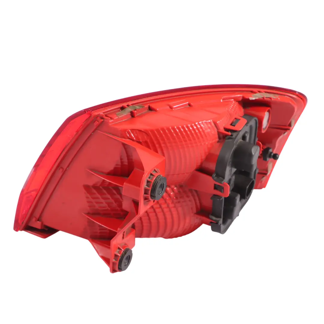 Lampa Lewy Tył Tylna Lewa Światło Klapy Bagażnika do Audi A6 C7 o numerze 4G5945095 Audi A6 C7 Lampa Lewy Tył Tylna Lewa Światło Klapy Bagażnika - SKU 4G5945095 - Numer Części 4G5945095