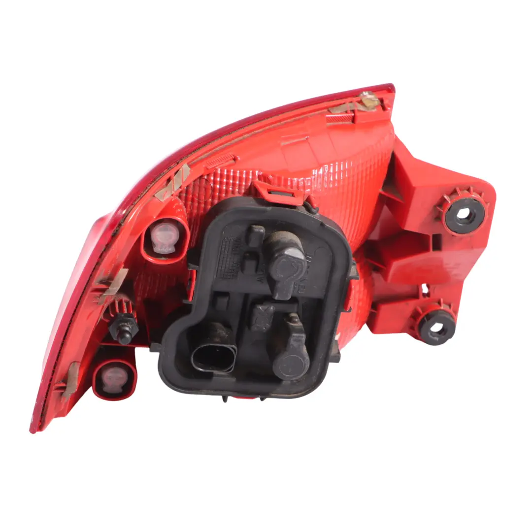 Fanale Posteriore Destro Luce Portellone Bagagliaio per Audi A6 C7 con numero di parte 4G5945096 Audi A6 C7 Fanale Posteriore Destro Luce Portellone Bagagliaio - SKU 4G5945096 - Numero di parte 4G5945096