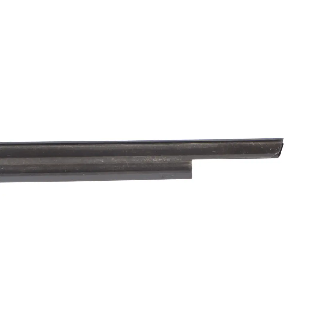 Sportback Porta Guarnizione Meteo Gomma Anteriore Destra per Audi A7 4G con numero di parte 4G8853284H Audi A7 4G Sportback Porta Guarnizione Meteo Gomma Anteriore Destra - SKU 4G8853284H - Numero di parte 4G8853284H