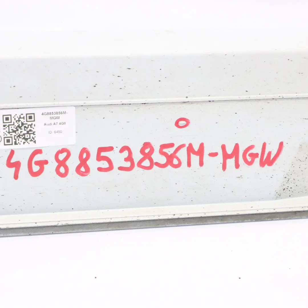 4G8 Gonna Porta Davanzale Copertura Destra Glacier White S9R per Audi A7 con numero di parte 4G8853856M Audi A7 4G8 Gonna Porta Davanzale Copertura Destra Glacier White S9R - SKU 4G8853856M-MGW - Numero di parte 4G8853856M