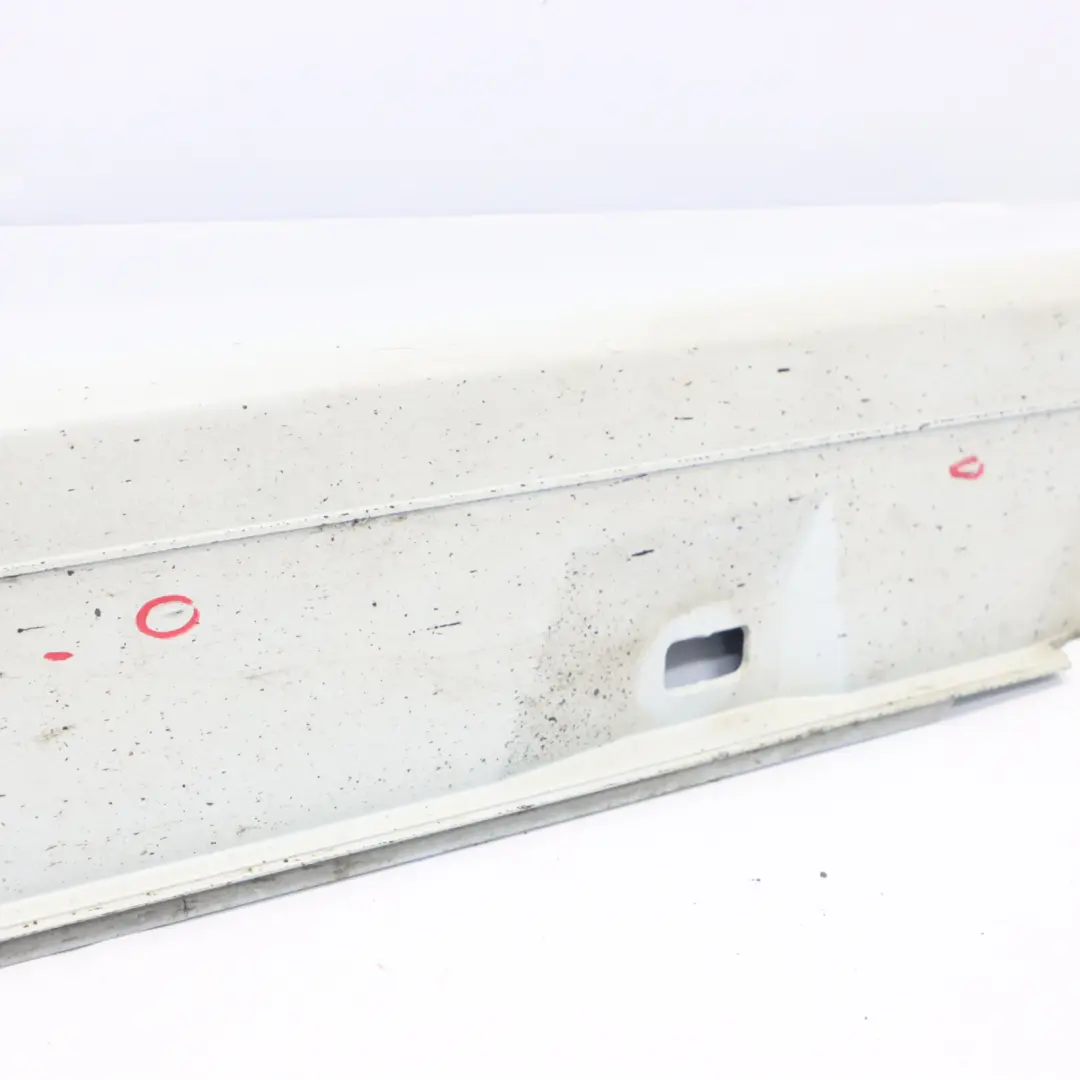 4G8 Faldón Tapa Umbral Puerta Derecha Glacier White S9R para Audi A7 con número de pieza 4G8853856M Audi A7 4G8 Faldón Tapa Umbral Puerta Derecha Glacier White S9R - SKU 4G8853856M-MGW - Número de pieza 4G8853856M