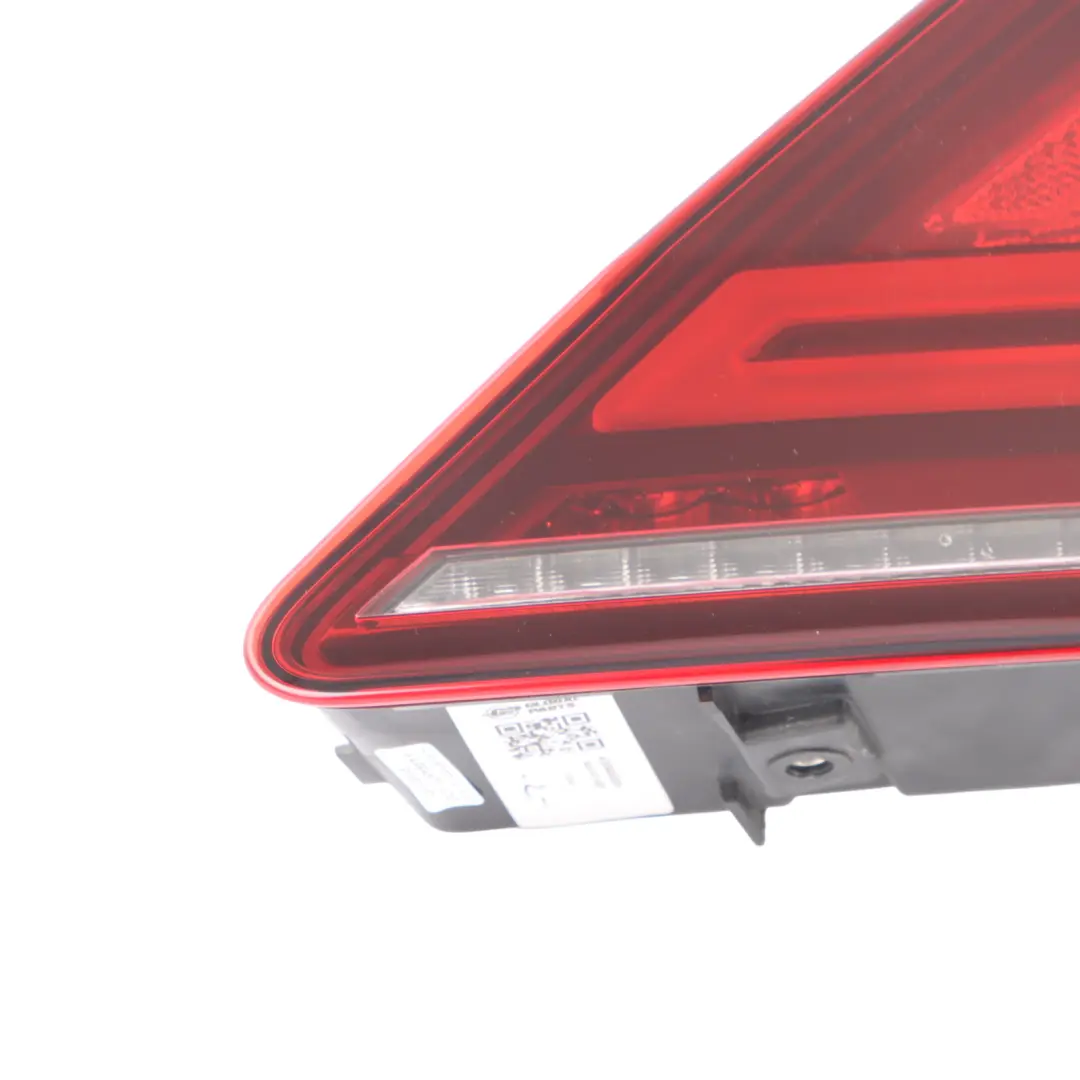 4G8 Tapa Maletero Interior Hatch Luz Portón Trasero Izquierda para Audi A7 con número de pieza 4G8945093H Audi A7 4G8 Tapa Maletero Interior Hatch Luz Portón Trasero Izquierda - SKU 4G8945093H - Número de pieza 4G8945093H