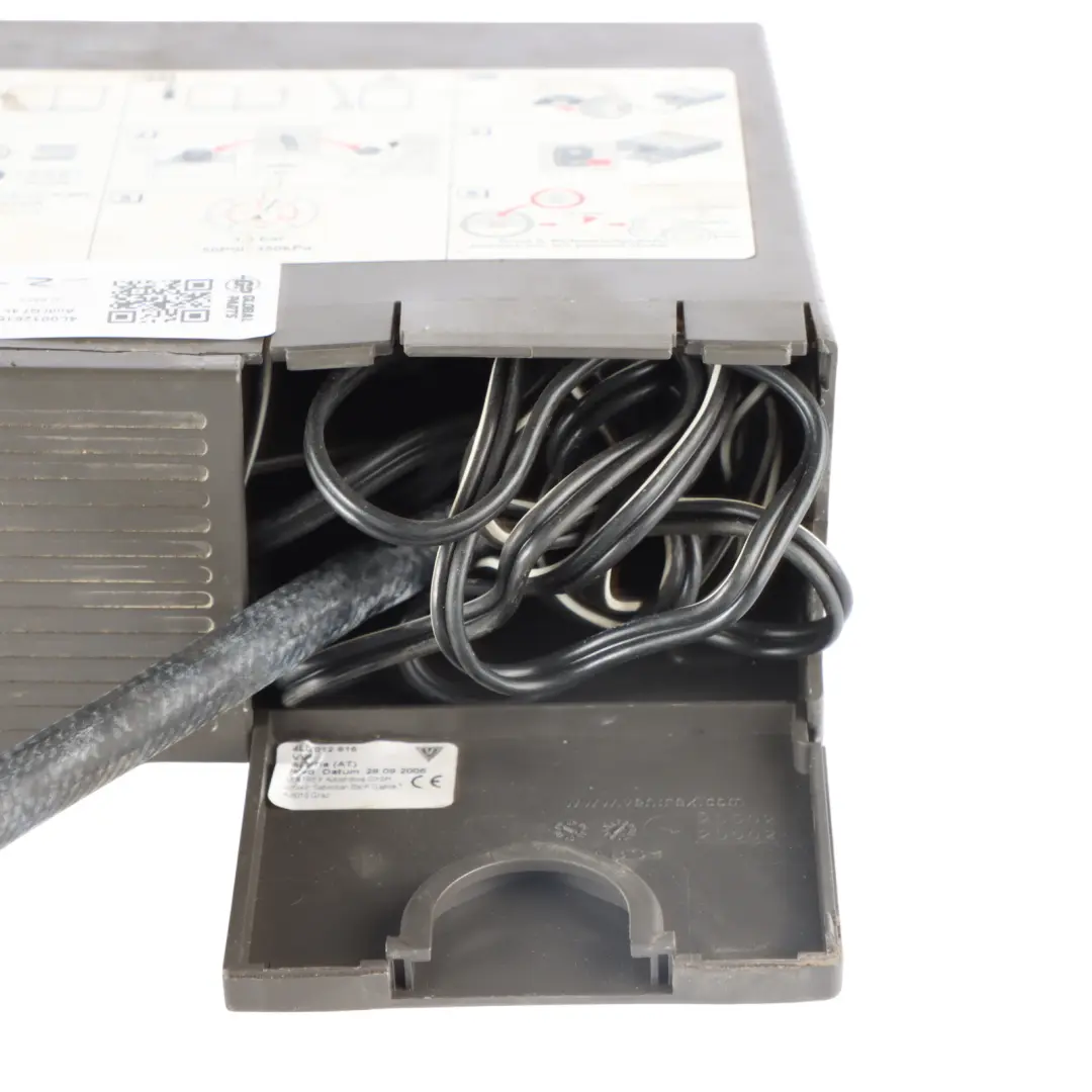 Kompresor Wypełniacz Naprawczy Do Opon do Audi Q7 4L o numerze 4L0012615 Audi Q7 4L Kompresor Wypełniacz Naprawczy Do Opon - SKU 4L0012615 - Numer Części 4L0012615