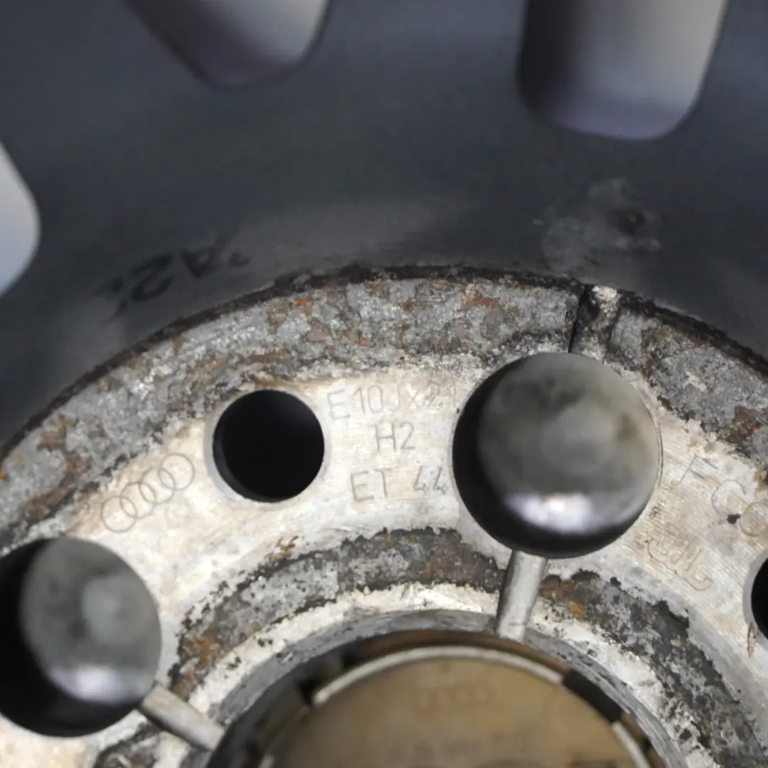 Llanta Aleación Gris 21" 10J ET:44 14 Radios para Audi Q7 4L con número de pieza 4L0601025S Audi Q7 4L Llanta Aleación Gris 21" 10J ET:44 14 Radios - SKU 4L0601025S-1 - Número de pieza 4L0601025S