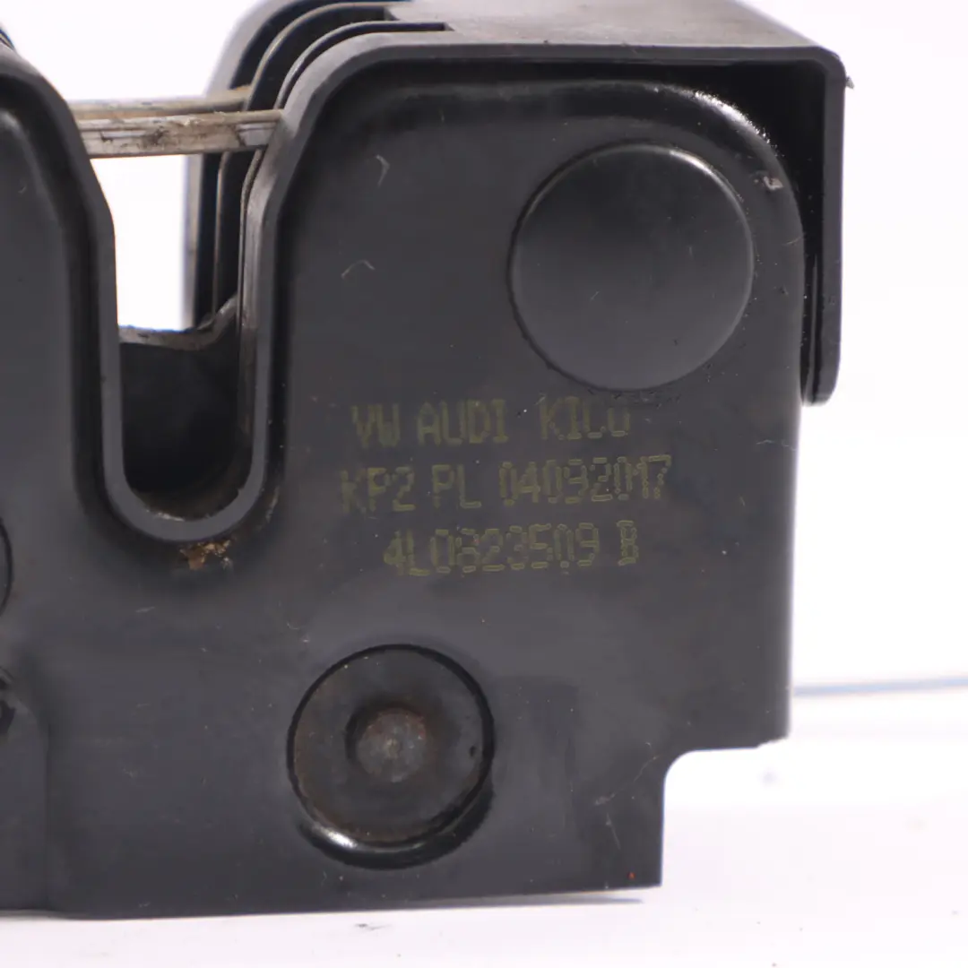 Meccanismo di bloccaggio del cofano motore per Audi Q7 4L con numero di parte 4L0823509 Audi Q7 4L Meccanismo di bloccaggio del cofano motore - SKU 4L0823509 - Numero di parte 4L0823509