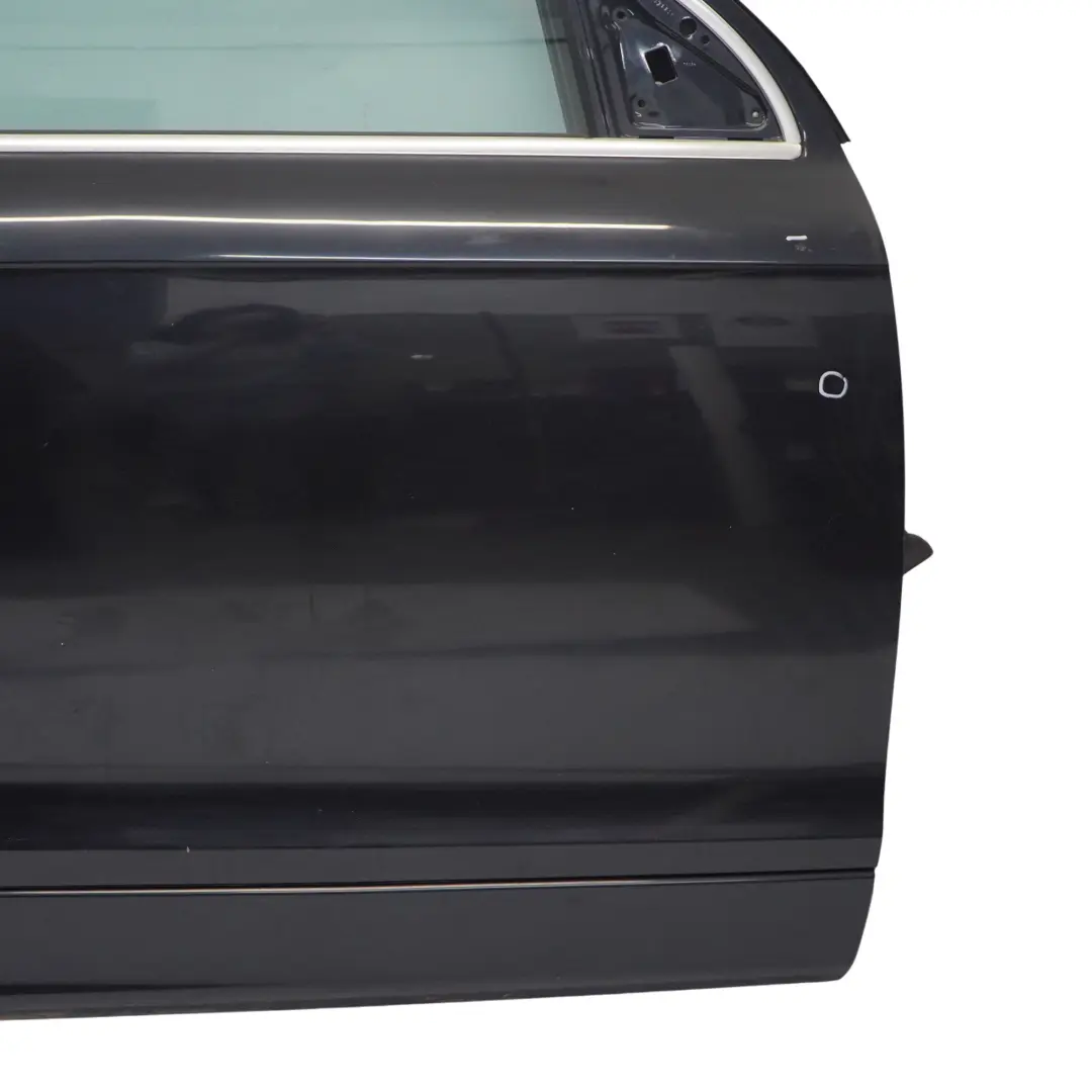 Porta Anteriore Destra Pannello Cobalt Blue Metallic - Z5Q per Audi Q7 4L con numero di parte 4L0831052A Audi Q7 4L Porta Anteriore Destra Pannello Cobalt Blue Metallic - Z5Q - SKU 4L0831052A-CBM - Numero di parte 4L0831052A