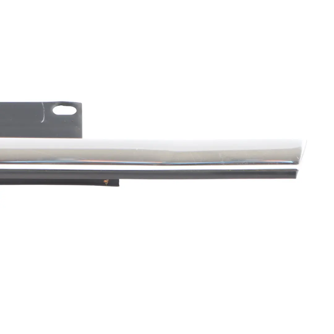 Striscia Meteorologica Lunotto Posteriore Apertura Cromo per Audi Q7 4L con numero di parte 4L0853764E Audi Q7 4L Striscia Meteorologica Lunotto Posteriore Apertura Cromo - SKU 4L0853764E - Numero di parte 4L0853764E