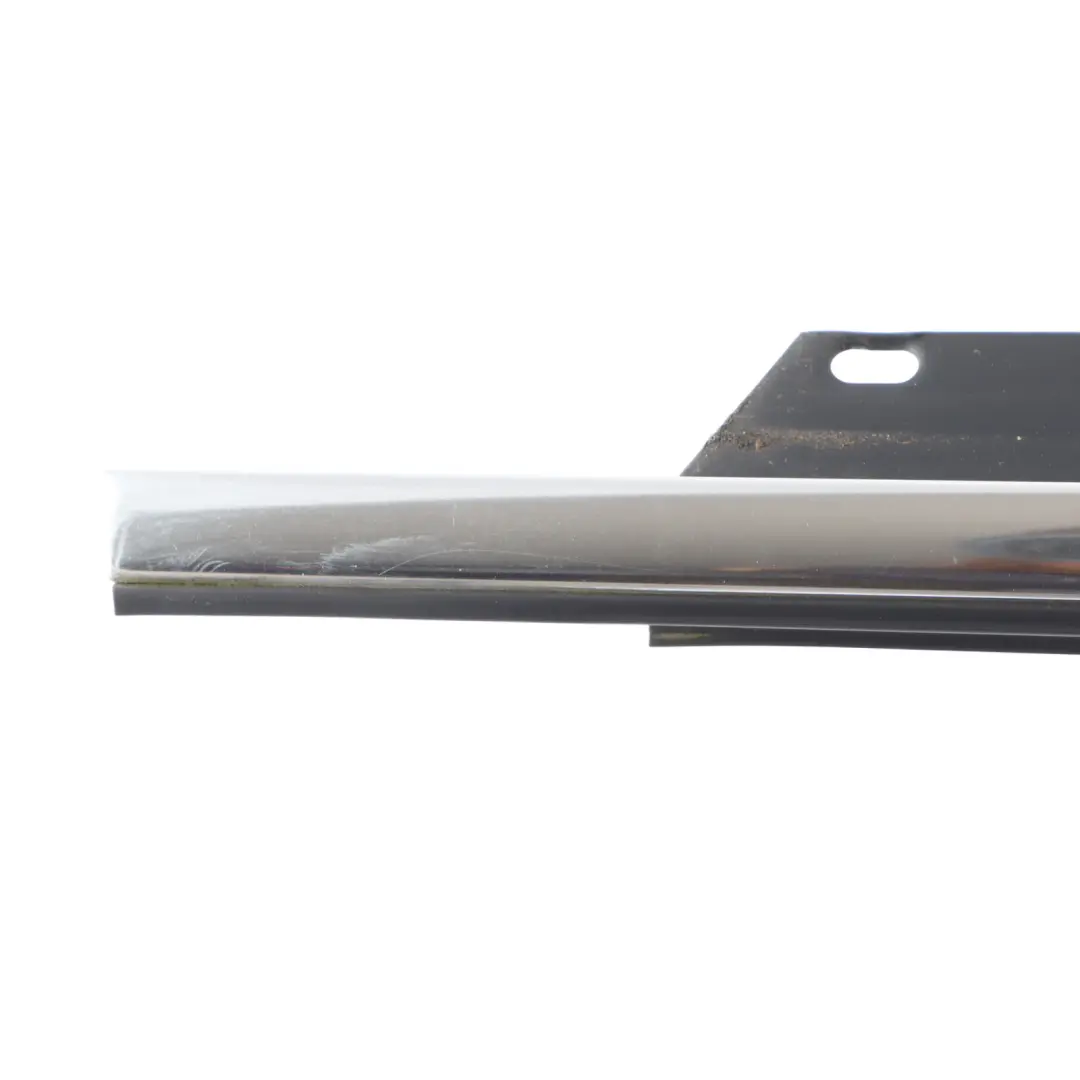 Ventana Trasera Burlete Abertura Derecha Cromo para Audi Q7 4L con número de pieza 4L0853764E Audi Q7 4L Ventana Trasera Burlete Abertura Derecha Cromo - SKU 4L0853764E - Número de pieza 4L0853764E