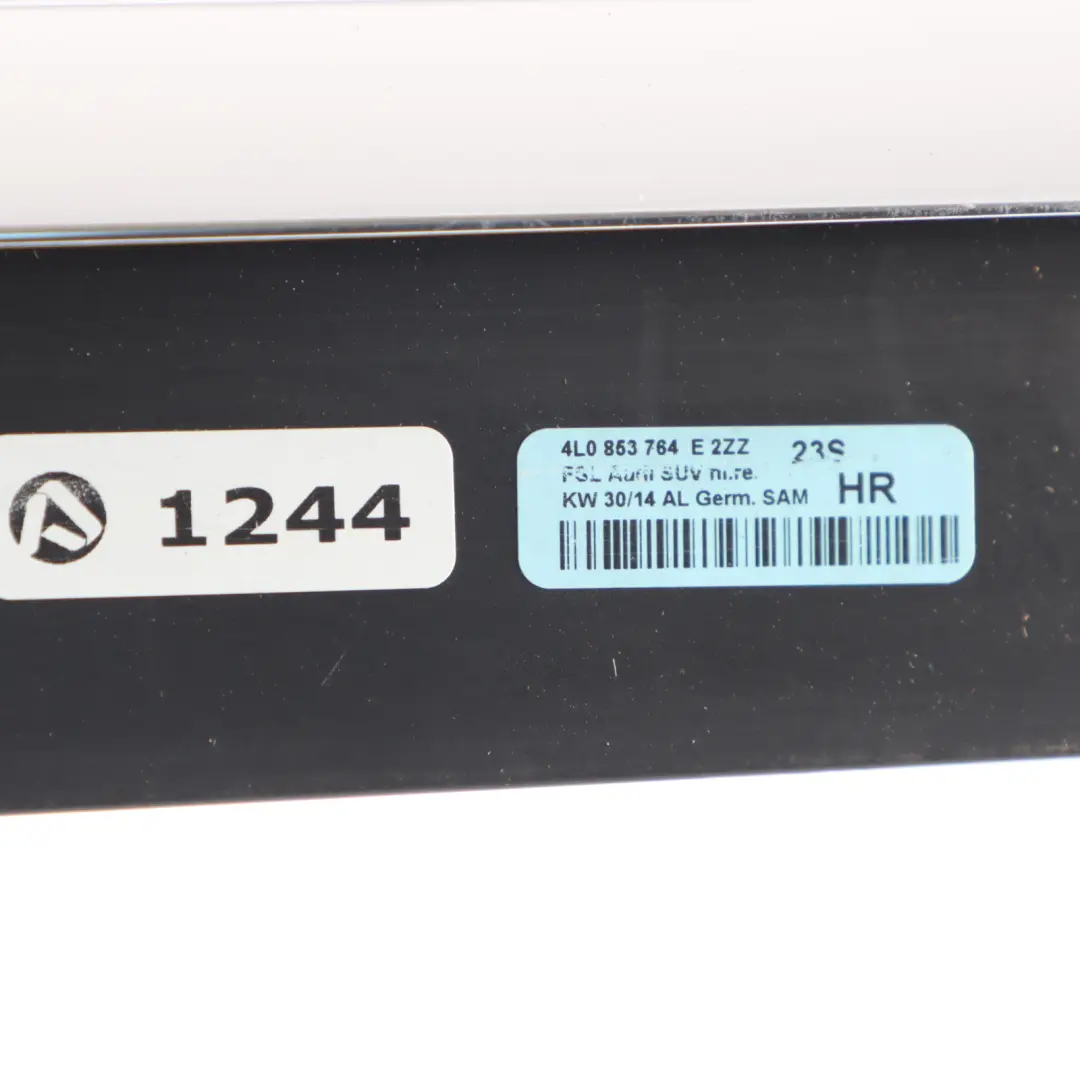 Striscia Meteorologica Lunotto Posteriore Apertura Cromo per Audi Q7 4L con numero di parte 4L0853764E Audi Q7 4L Striscia Meteorologica Lunotto Posteriore Apertura Cromo - SKU 4L0853764E - Numero di parte 4L0853764E