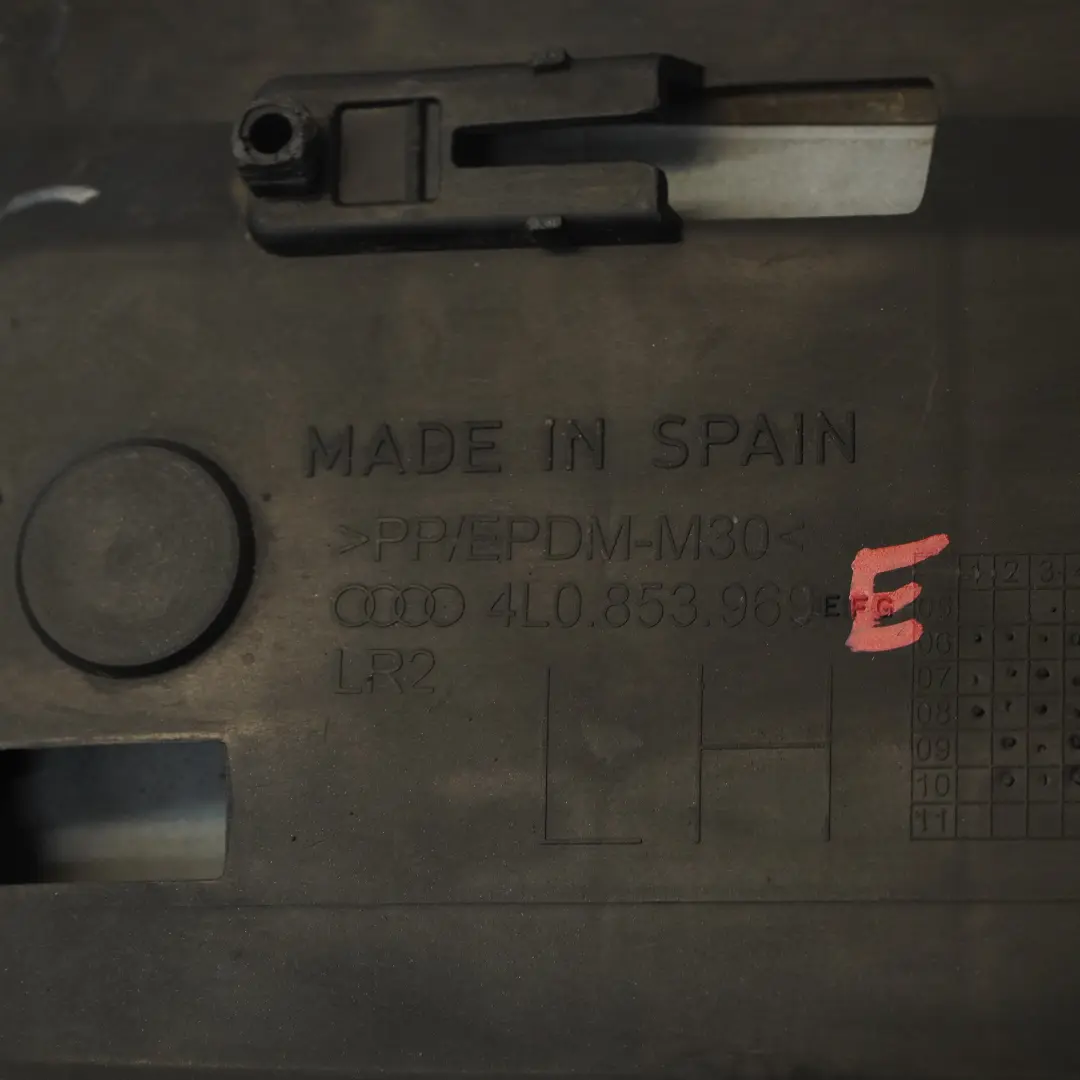 Listwa Progowa Drzwi Tył Lewa Niebieska Cobalt Blue - Z5Q do Audi Q7 4L o numerze 4L0853969F-CBM Audi Q7 4L Listwa Progowa Drzwi Tył Lewa Niebieska Cobalt Blue - Z5Q - SKU 4L0853969F-CBM - Numer Części 4L0853969F-CBM