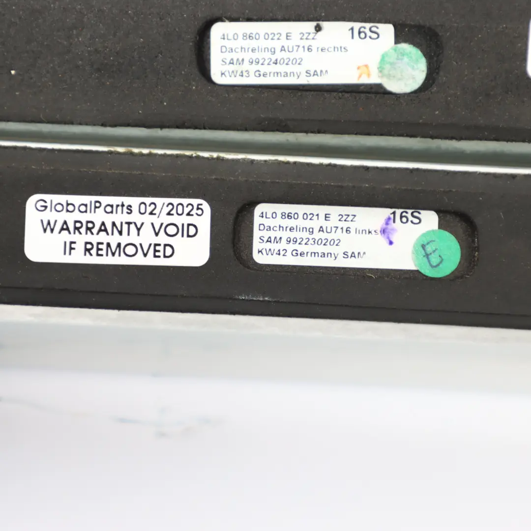 Roof Railing Left Right N/O/S Trim Strip High Gloss Black Set to Audi Q7 4L with Part number 4L0860021N Audi Q7 4L Roof Railing Left Right N/O/S Trim Strip High Gloss Black Set - SKU 4L0860021N - Part number 4L0860021N