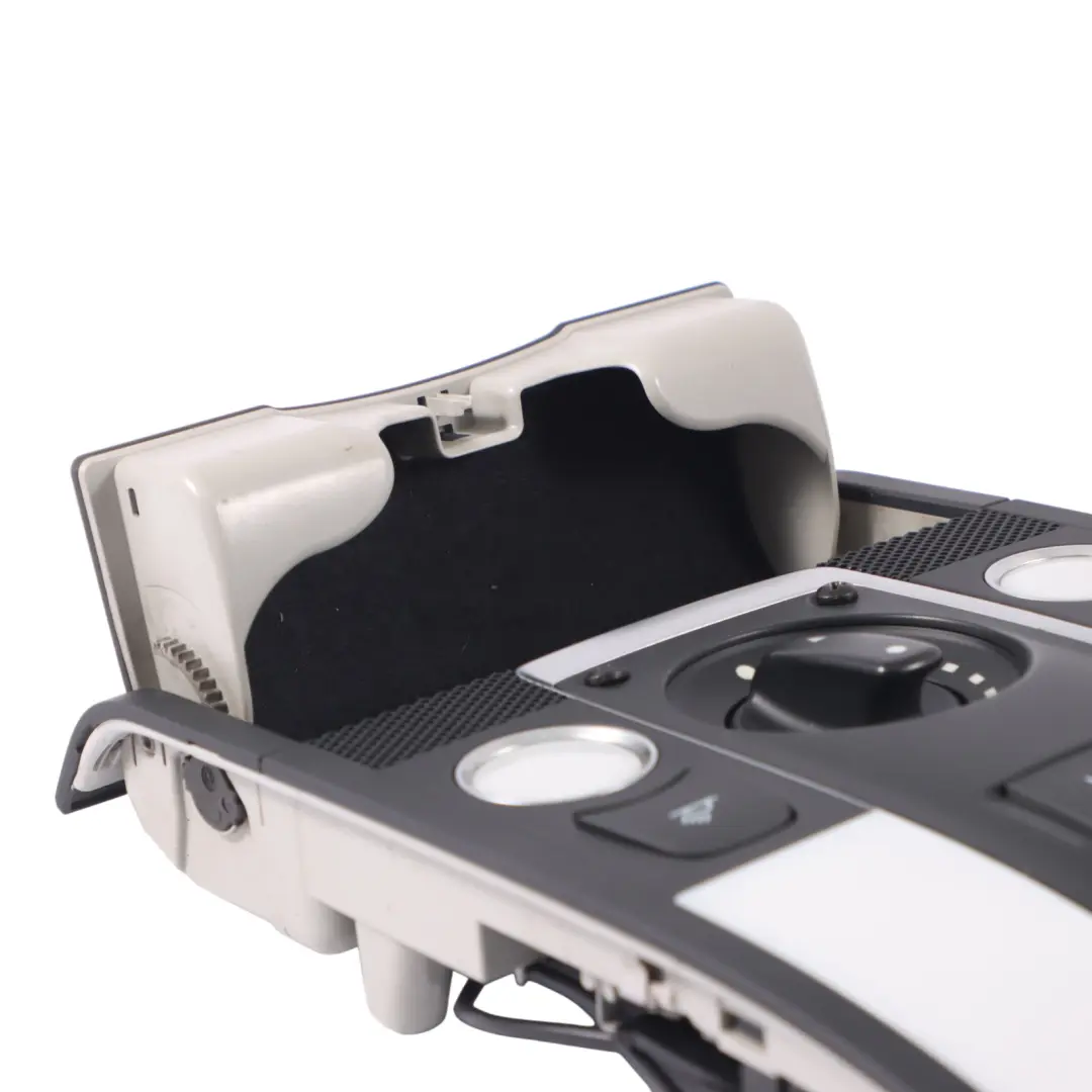 Luce da tetto Lampada lettura anteriore interna nera per Audi Q7 4L A6 C6 con numero di parte 4L0947140 Audi Q7 4L A6 C6 Luce da tetto Lampada lettura anteriore interna nera - SKU 4L0947140-1 - Numero di parte 4L0947140