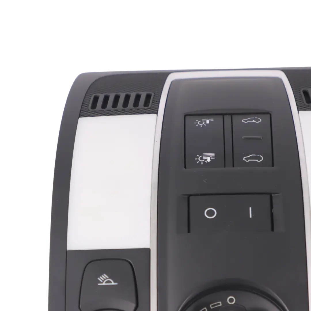 Luz de techo Audi Q7 4L A6 C6 Lámpara lectura delantera interior negra para con número de pieza 4L0947140 Luz de techo Audi Q7 4L A6 C6 Lámpara lectura delantera interior negra - SKU 4L0947140-1 - Número de pieza 4L0947140