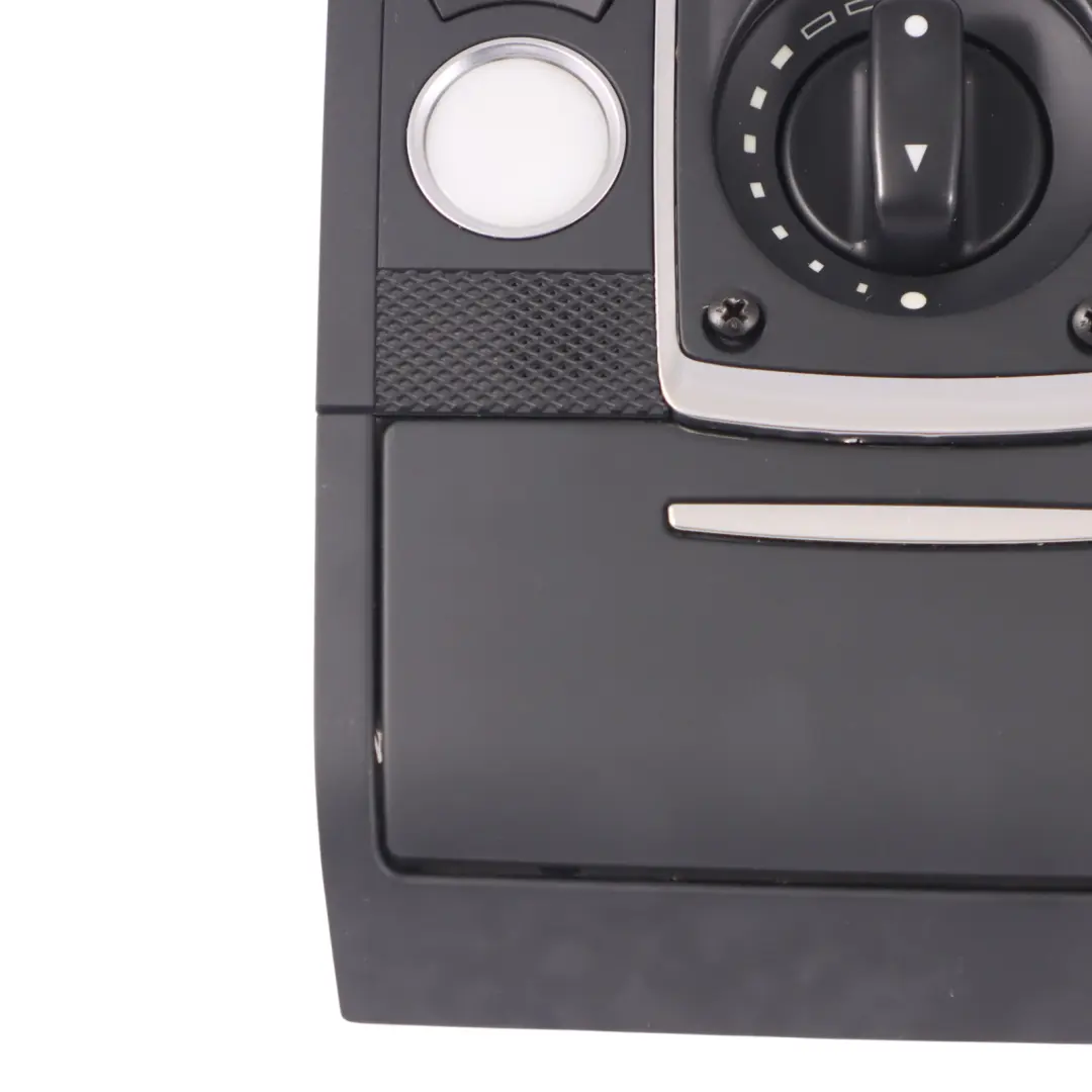 Luz de techo Audi Q7 4L A6 C6 Lámpara lectura delantera interior negra para con número de pieza 4L0947140 Luz de techo Audi Q7 4L A6 C6 Lámpara lectura delantera interior negra - SKU 4L0947140-1 - Número de pieza 4L0947140