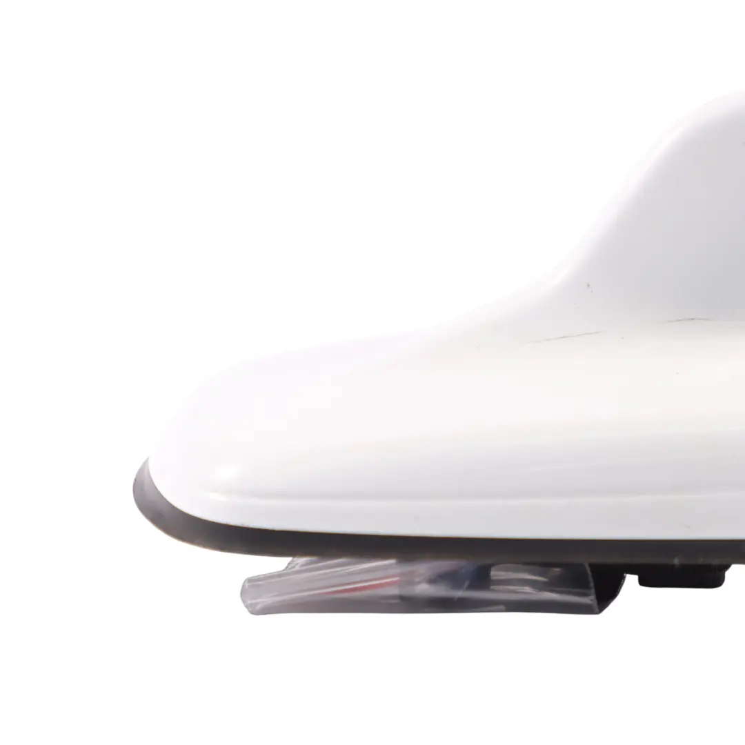 Antena dachowa Shark Glacier White Pearl - S9R do Audi A4 B9 o numerze 4M0035503K Audi A4 B9 Antena dachowa Shark Glacier White Pearl - S9R - SKU 4M0035503K-MGW - Numer Części 4M0035503K