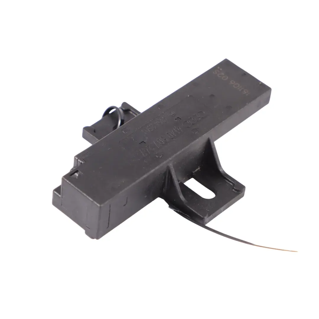 Audi A4 B9 A5 F5 Keyless Entry Amplifier Control Box Module Antenna - SKU 4M0907247 - Part number 4M0907247