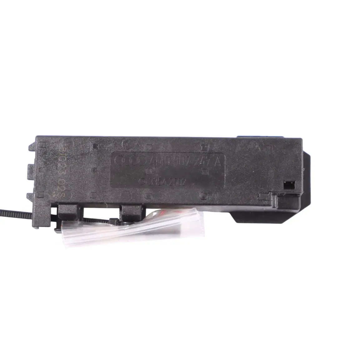 Keyless Entry Amplifier Audi A4 B9 A5 F5 Control Box Module Antenna to with Part number 4M0907247A Keyless Entry Amplifier Audi A4 B9 A5 F5 Control Box Module Antenna - SKU 4M0907247A - Part number 4M0907247A