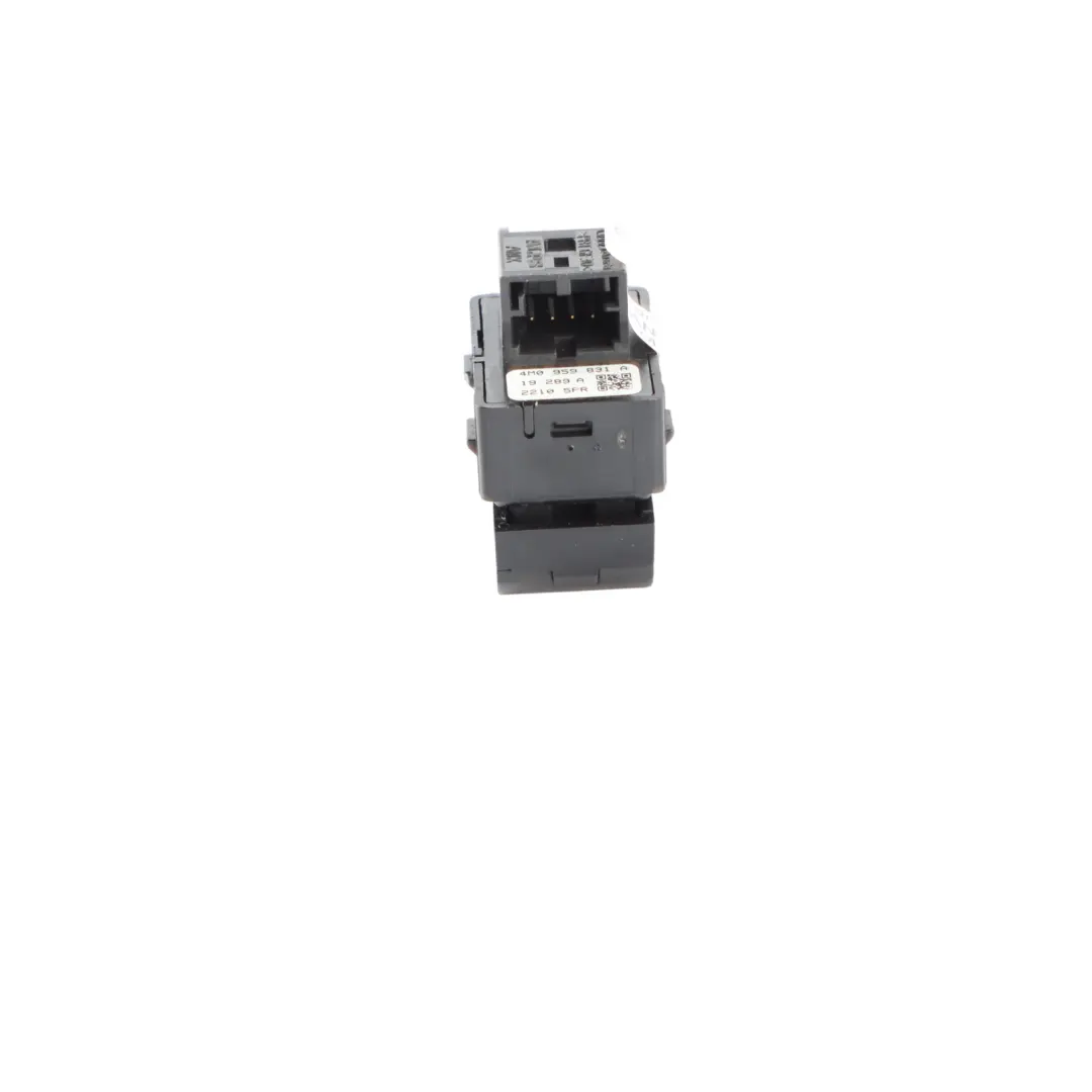 Audi A4 B9 Bouton de hayon pour l'ouverture du coffre - SKU 4M0959831A - Numéro de pièce 4M0959831A