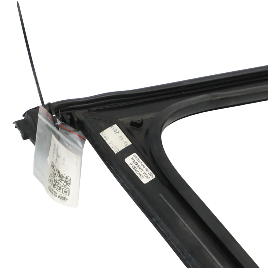 Sportvan Garniture Guide Fenêtre Porte Arrière Gauche pour Volkswagen Golf à propos du numéro de pièce 510837431K Volkswagen Golf Sportvan Garniture Guide Fenêtre Porte Arrière Gauche - SKU 510837431K - Numéro de pièce 510837431K