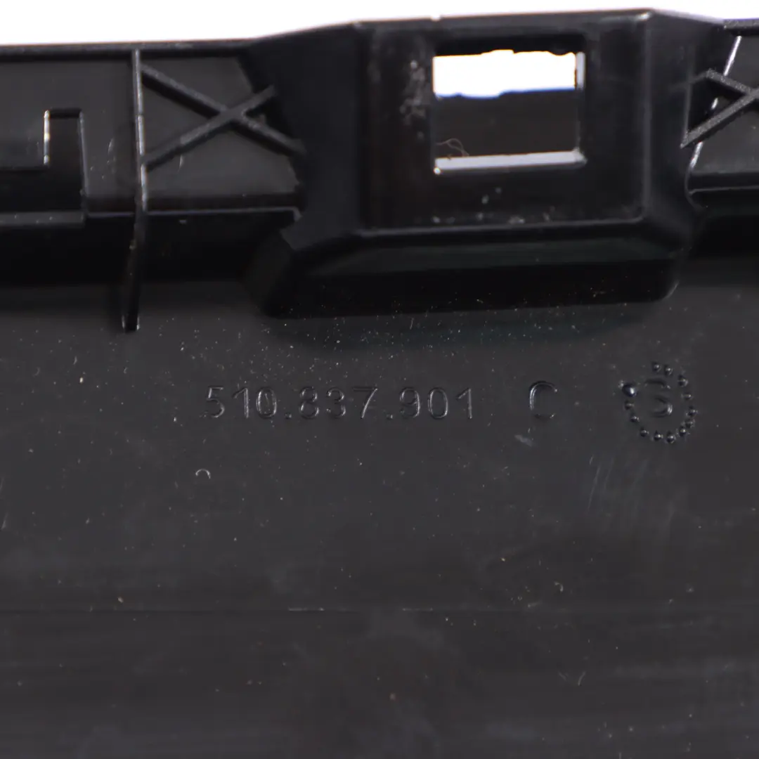 Sportvan Striscia Esterno Porta Montante B Sinistra per Volkswagen Golf con numero di parte 510837901C Volkswagen Golf Sportvan Striscia Esterno Porta Montante B Sinistra - SKU 510837901C - Numero di parte 510837901C