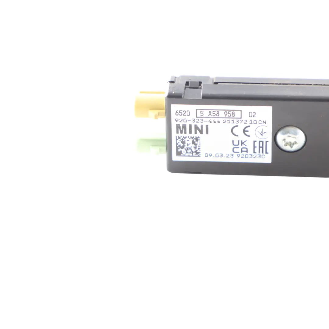 Antenna Amplifier Diversity Signal Booster to Mini F55 F56 F57 F60 with Part number 5A58958 Mini F55 F56 F57 F60 Antenna Amplifier Diversity Signal Booster - SKU 5A58958 - Part number 5A58958