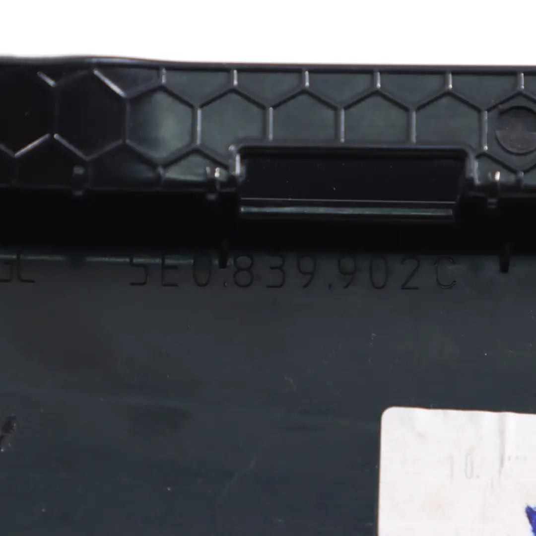  Embellecedor Puerta Skoda Octavia 5E Pilar B Panel Trasera Derecha - SKU 5E0839902 - Número de pieza 5E0839902