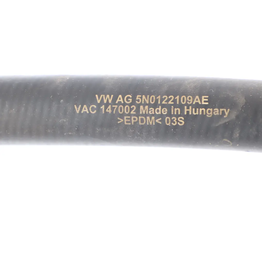 Wąż Przewód Rura Wody Chłodnicy do Audi Q3 8U o numerze 5N0122109AE Audi Q3 8U Wąż Przewód Rura Wody Chłodnicy - SKU 5N0122109AE - Numer Części 5N0122109AE