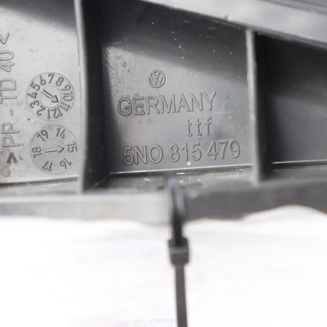 Luft Einlass Kanal Kühler Grill Abdeckung für Audi Q3 8U mit Teilenummer 5N0815479 Audi Q3 8U Luft Einlass Kanal Kühler Grill Abdeckung - SKU 5N0815479 - Teilenummer 5N0815479