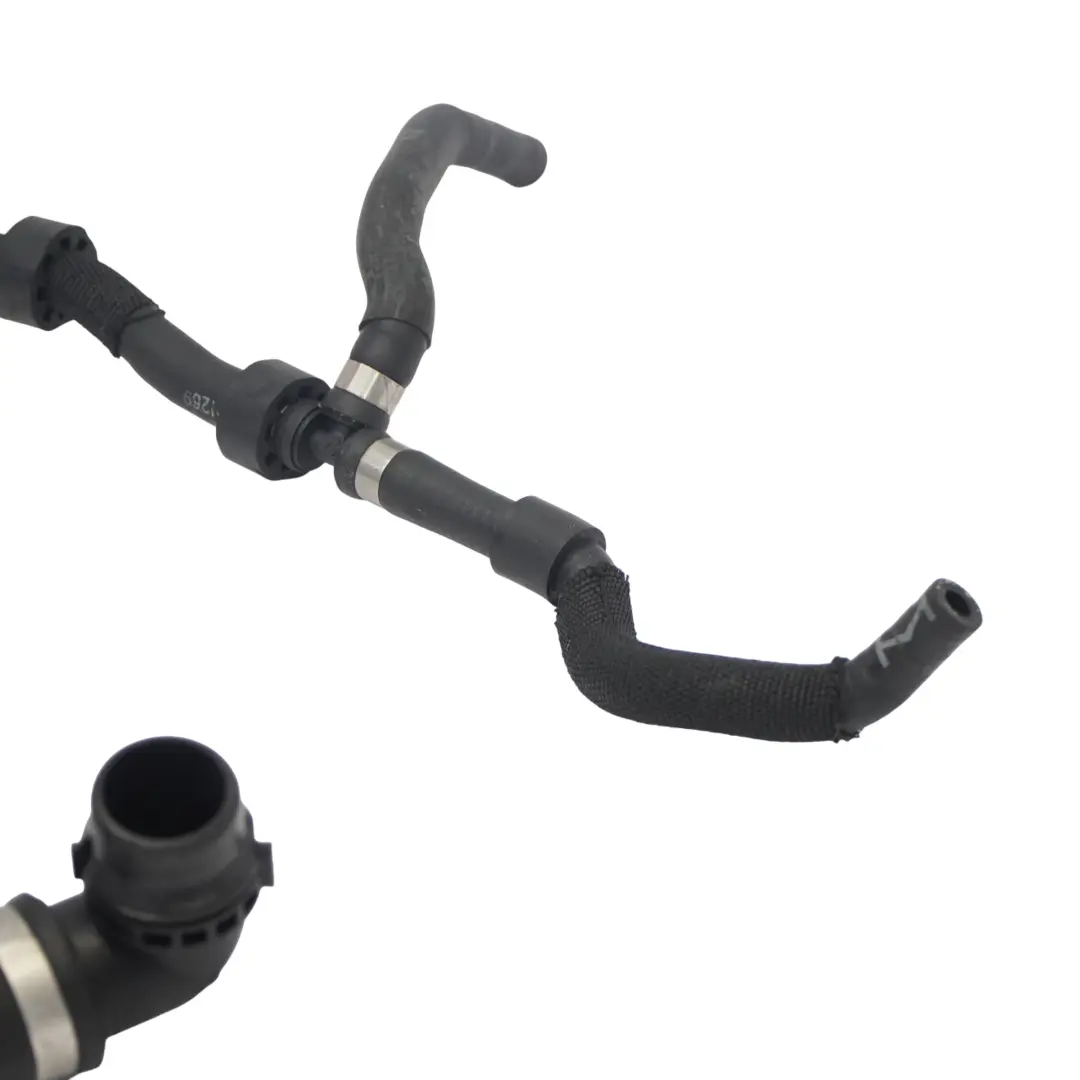 DFGA Tubo de manguera de refrigerante de agua para Audi A3 8V 35 TDI con número de pieza 5Q0122101GH Audi A3 8V 35 TDI DFGA Tubo de manguera de refrigerante de agua - SKU 5Q0122101GH - Número de pieza 5Q0122101GH