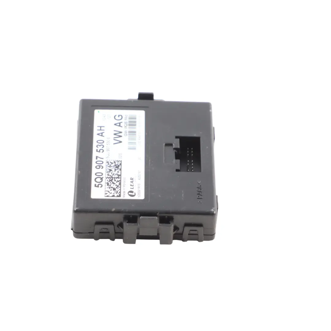 Gateway Control Module GW MQB Mid Unit ECU to Audi A3 S3 RS3 8V with Part number 5Q0907530AH Audi A3 S3 RS3 8V Gateway Control Module GW MQB Mid Unit ECU - SKU 5Q0907530AH - Part number 5Q0907530AH