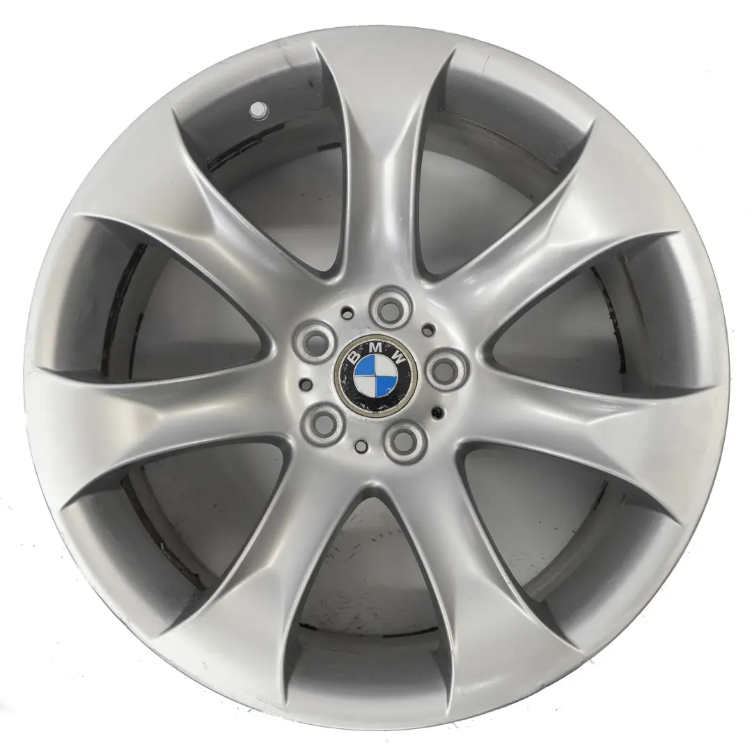 Cerchio posteriore lega argento 20" ET:30 10,5J V-Spoke 168 per BMW X5 E53 con numero di parte 6766069 BMW X5 E53 Cerchio posteriore lega argento 20" ET:30 10,5J V-Spoke 168 - SKU 6766069-1 - Numero di parte 6766069