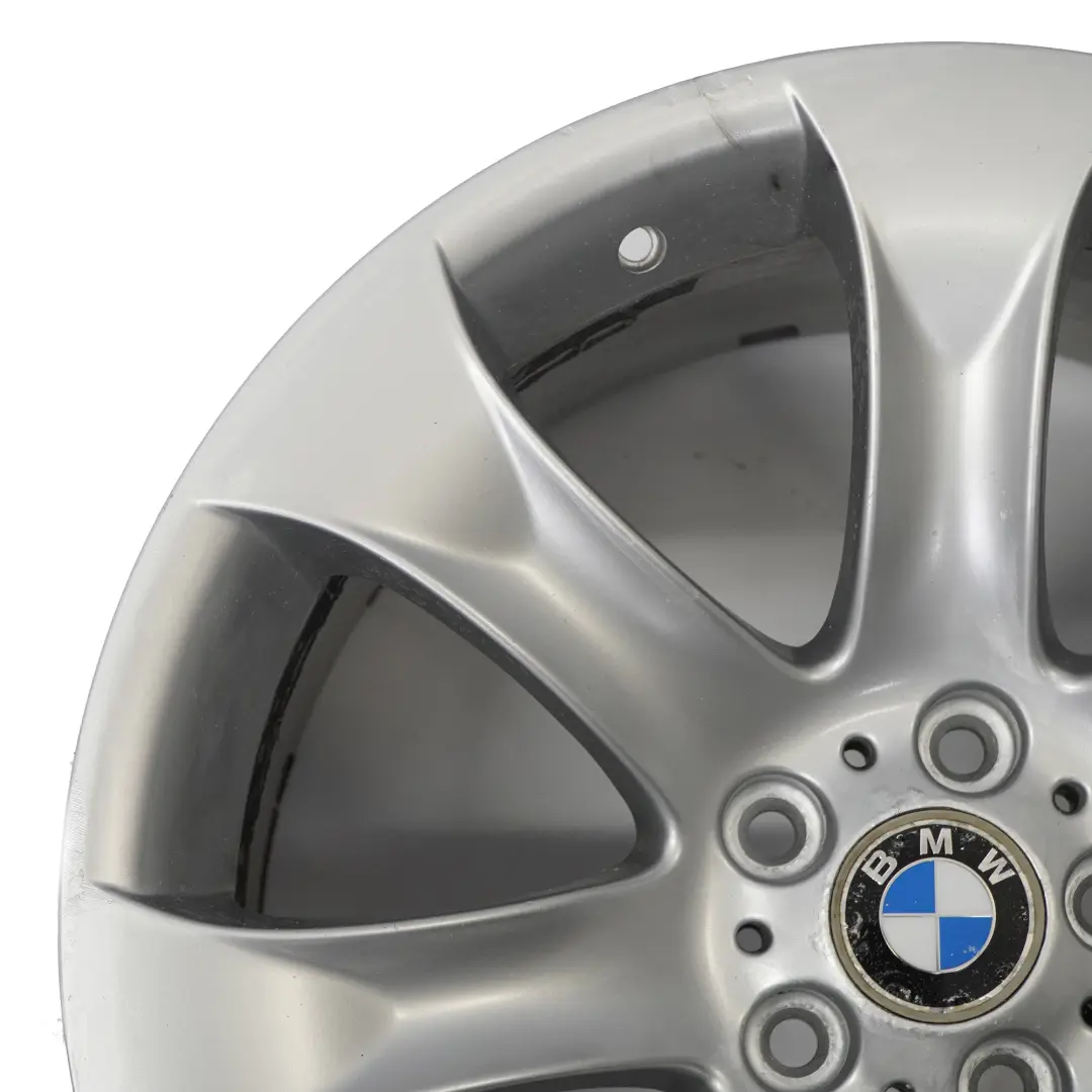 Cerchio posteriore lega argento 20" ET:30 10,5J V-Spoke 168 per BMW X5 E53 con numero di parte 6766069 BMW X5 E53 Cerchio posteriore lega argento 20" ET:30 10,5J V-Spoke 168 - SKU 6766069-1 - Numero di parte 6766069