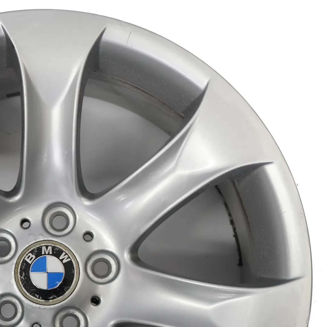 Cerchio posteriore lega argento 20" ET:30 10,5J V-Spoke 168 per BMW X5 E53 con numero di parte 6766069 BMW X5 E53 Cerchio posteriore lega argento 20" ET:30 10,5J V-Spoke 168 - SKU 6766069-1 - Numero di parte 6766069