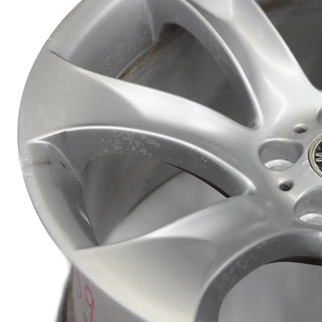 Cerchio posteriore lega argento 20" ET:30 10,5J V-Spoke 168 per BMW X5 E53 con numero di parte 6766069 BMW X5 E53 Cerchio posteriore lega argento 20" ET:30 10,5J V-Spoke 168 - SKU 6766069-1 - Numero di parte 6766069