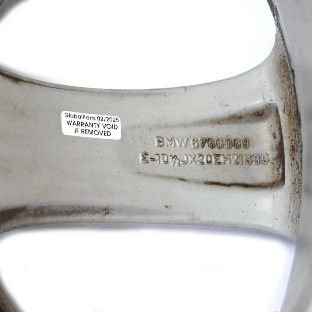Cerchio posteriore lega argento 20" ET:30 10,5J V-Spoke 168 per BMW X5 E53 con numero di parte 6766069 BMW X5 E53 Cerchio posteriore lega argento 20" ET:30 10,5J V-Spoke 168 - SKU 6766069-3 - Numero di parte 6766069