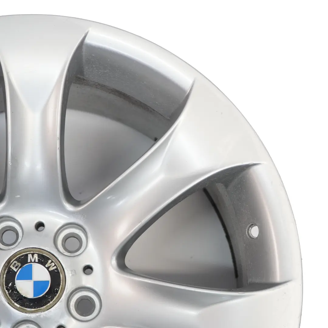 Llanta aleación trasera plateada 20" ET:30 10,5J V-Spoke 168 para BMW X5 E53 con número de pieza 6766069 BMW X5 E53 Llanta aleación trasera plateada 20" ET:30 10,5J V-Spoke 168 - SKU 6766069-3 - Número de pieza 6766069