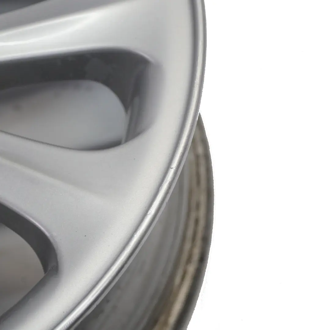 Rotante Leggero 16" Ragno Raggio 139 6,5J per BMW E81 E82 E87 E88 Disco con numero di parte 6775618 BMW E81 E82 E87 E88 Disco Rotante Leggero 16" Ragno Raggio 139 6,5J - SKU 6775618 - Numero di parte 6775618