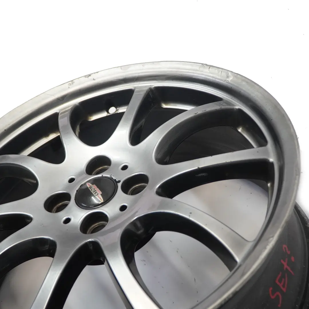 Leicht metall felge Helles Silber 18" 7J ET:52 für Mini R50 R53 R55 R56 JCW mit Teilenummer 6777973 Mini R50 R53 R55 R56 JCW Leicht metall felge Helles Silber 18" 7J ET:52 - SKU 6777973-2 - Teilenummer 6777973