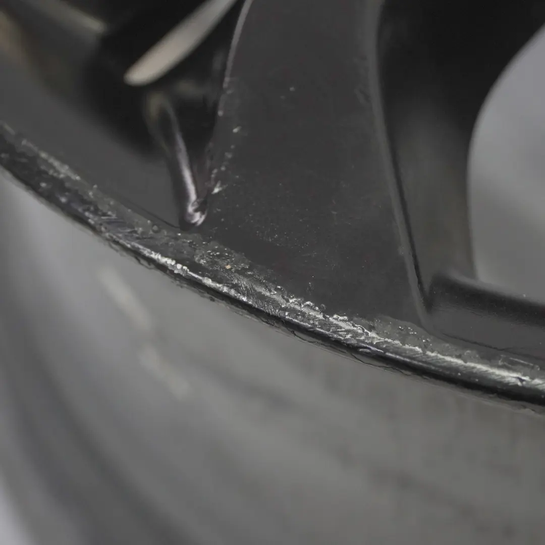 Cerchio Anteriore In Lega Nera 20" 10J ET:40 Y Raggi 336 per BMW X5 E70 con numero di parte 6788010 BMW X5 E70 Cerchio Anteriore In Lega Nera 20" 10J ET:40 Y Raggi 336 - SKU 6788010-2 - Numero di parte 6788010