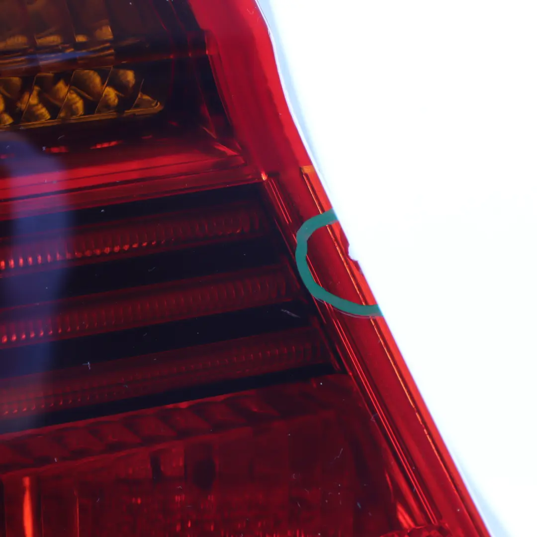 Lampa W Błotnik Lewy Tył Tylna do BMW E90 o numerze 6937457 BMW E90 Lampa W Błotnik Lewy Tył Tylna - SKU 6937457 - Numer Części 6937457