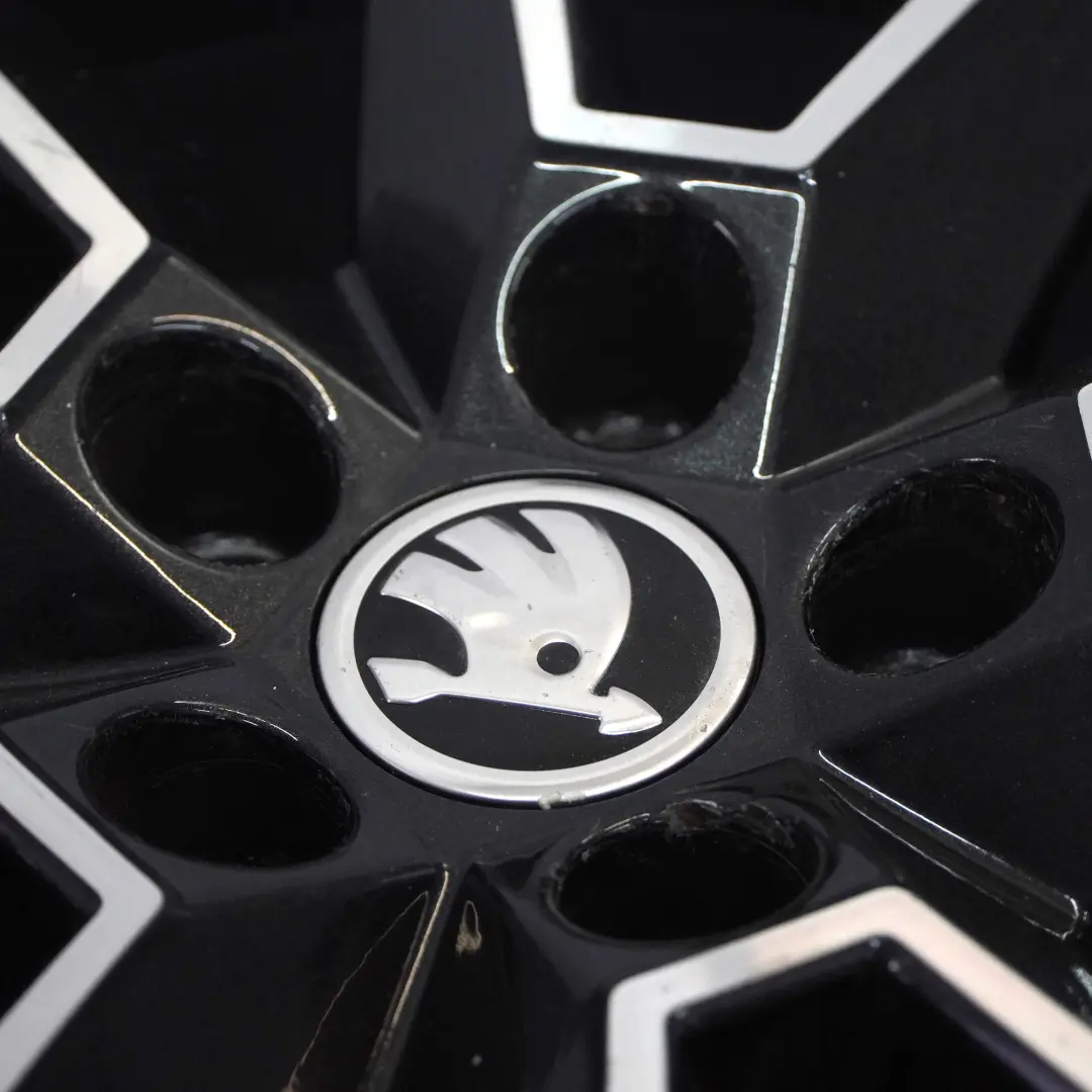 6V Bicolor Alloy Wheel Rim 16" 7J ET:46 to Skoda Fabia with Part number 6V0601025 Skoda Fabia 6V Bicolor Alloy Wheel Rim 16" 7J ET:46 - SKU 6V0601025-1 - Part number 6V0601025