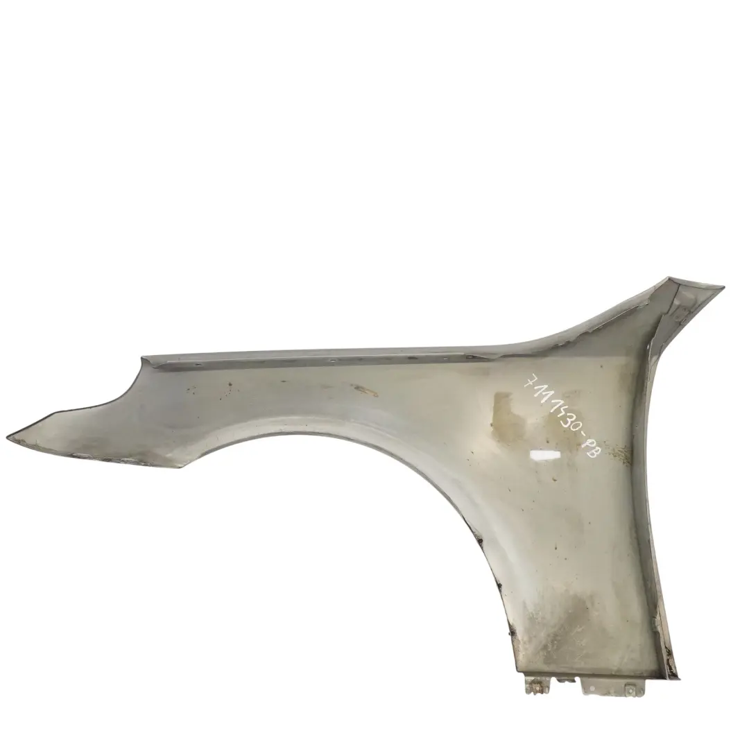 Frente Ala Derecha Fender Side Panel O / S Platinbronze Bronce para BMW E60 E61 con número de pieza 7111430 BMW E60 E61 Frente Ala Derecha Fender Side Panel O / S Platinbronze Bronce - SKU 7111430-PB - Número de pieza 7111430