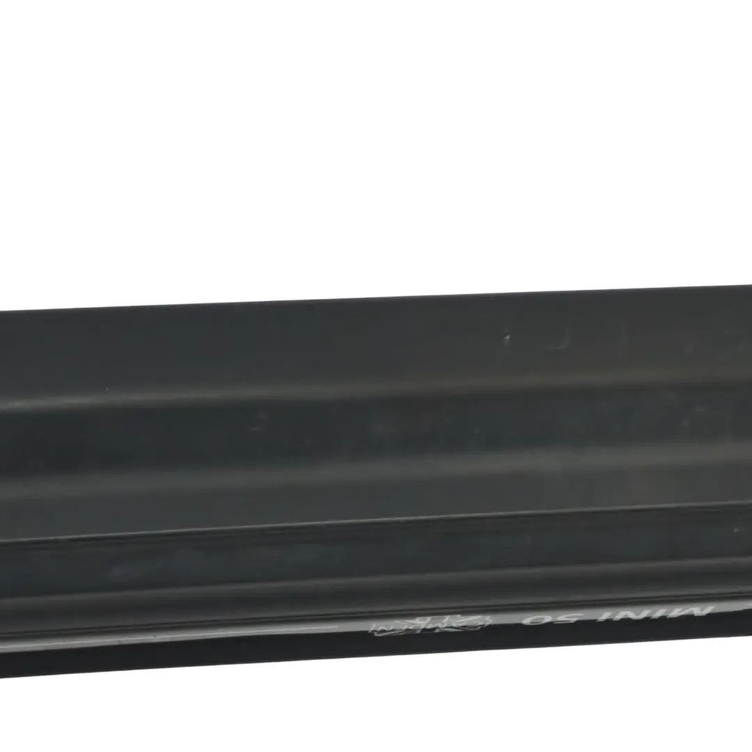 Garniture de bas de caisse latérale gauche Mini 50 pour Mini Cooper R56 R57 à propos du numéro de pièce 7147915 Mini Cooper R56 R57 Garniture de bas de caisse latérale gauche Mini 50 - SKU 7147915-14 - Numéro de pièce 7147915