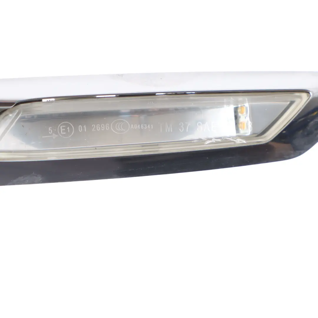 Lampe Indicateur Aile Avant Droite Signal pour BMW F10 F11 à propos du numéro de pièce 7154168 BMW F10 F11 Lampe Indicateur Aile Avant Droite Signal - SKU 7154168-1 - Numéro de pièce 7154168