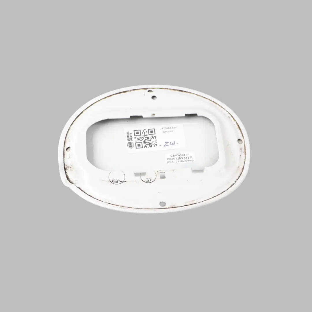 Llenado de combustible Flap Fill In Flap Cubierta Alpine White para BMW E81 con número de pieza 7172083 BMW E81 Llenado de combustible Flap Fill In Flap Cubierta Alpine White - SKU 7172083-AW - Número de pieza 7172083